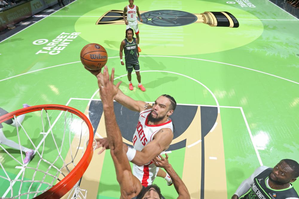 范迪克在防 范迪克在防